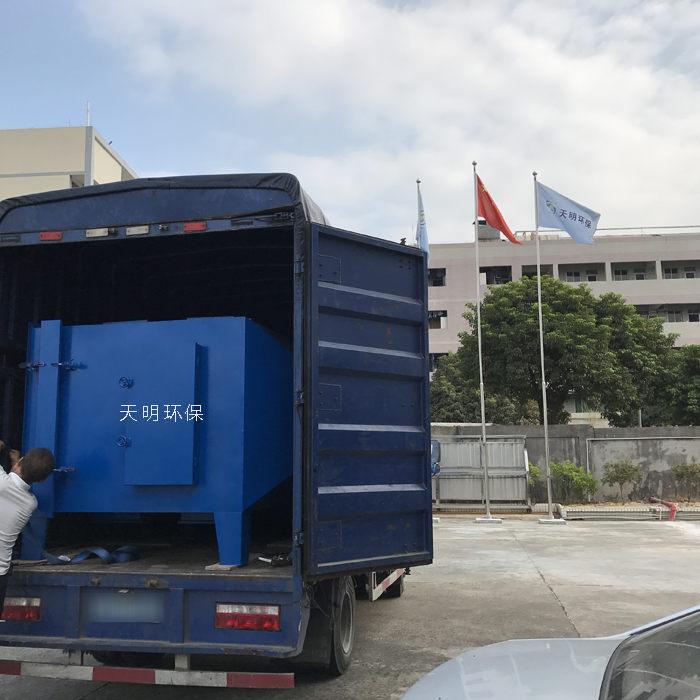 江门某环保公司活性炭吸附塔设备发货了